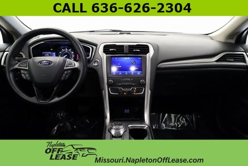 Used 2020 Ford Fusion SE image 13