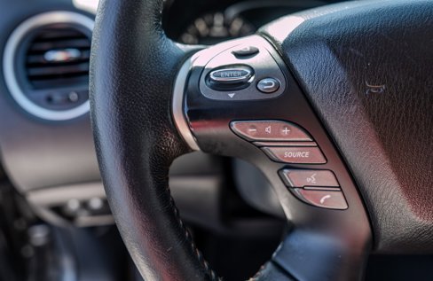Used 2019 Nissan Pathfinder SL image 16