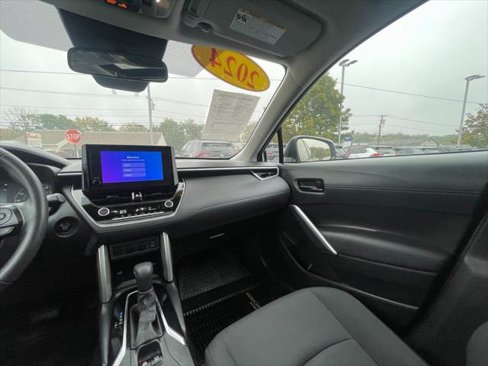 Certified 2024 Toyota Corolla Cross LE image 11