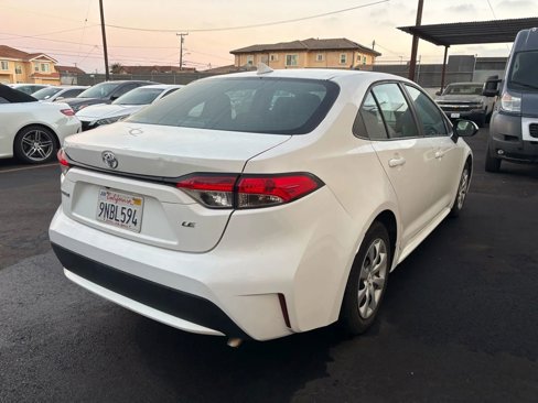 Used 2021 Toyota Corolla LE image 5