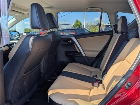 Used 2017 Toyota RAV4 Platinum image 10