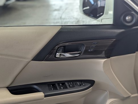 Used 2017 Honda Accord EX-L image 14