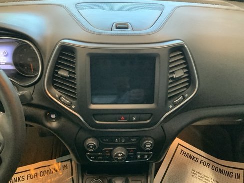 Used 2022 Jeep Cherokee Latitude Lux w/ Mopar Interior Package image 20