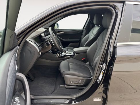 Used 2025 BMW X4 xDrive30i image 21