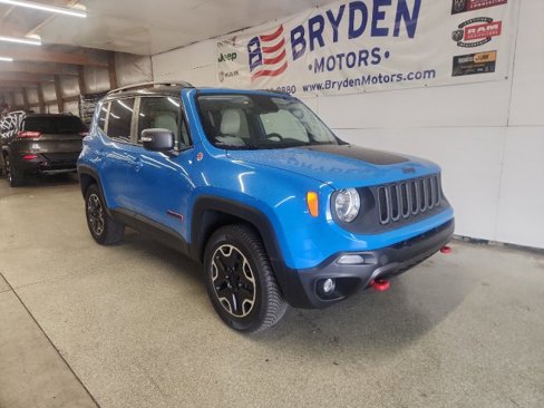 Used 2015 Jeep Renegade Trailhawk image 2