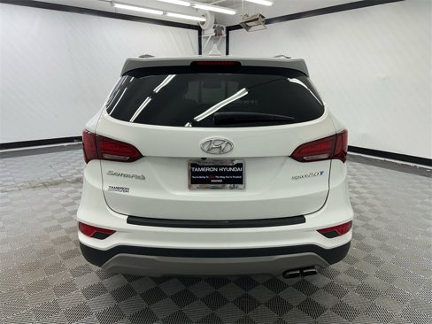 Used 2017 Hyundai Santa Fe Sport 2.0T image 4