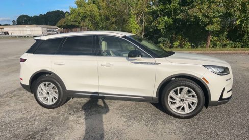 Used 2025 Lincoln Corsair FWD image 12