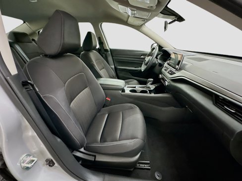 Used 2024 Nissan Altima 2.5 SV image 31