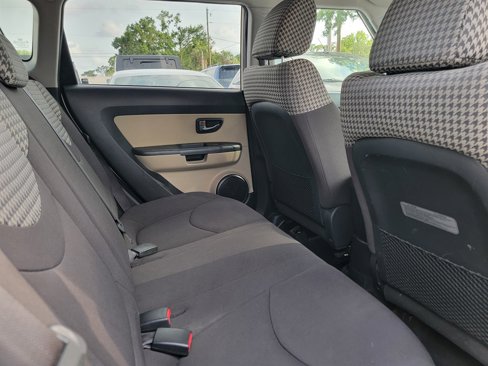 Used 2011 Kia Soul ! image 9