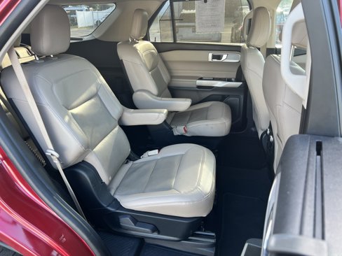 Used 2021 Ford Explorer Limited image 18