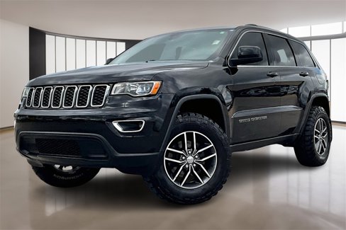 Used 2018 Jeep Grand Cherokee Laredo image 1