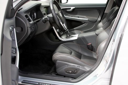 Used 2015 Volvo V60 T5 Cross Country image 37