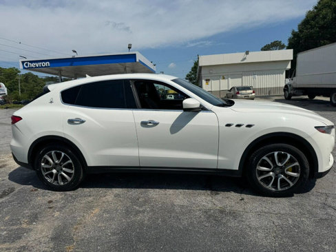Used 2017 Maserati Levante image 6