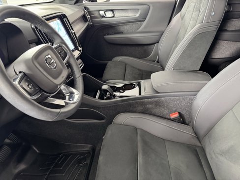 Certified 2023 Volvo C40 P8 Recharge Ultimate image 18