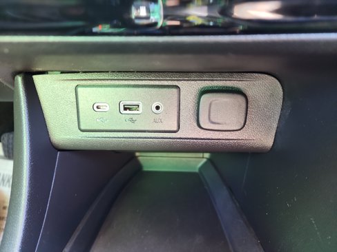Certified 2021 Buick Encore GX Preferred w/ Cold Weather Comfort Package image 14