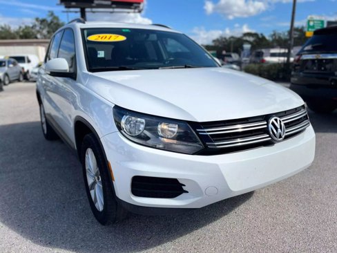 Used 2017 Volkswagen Tiguan Limited w/ Premium Package image 3