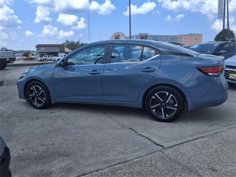 Used 2024 Nissan Sentra SV image 2