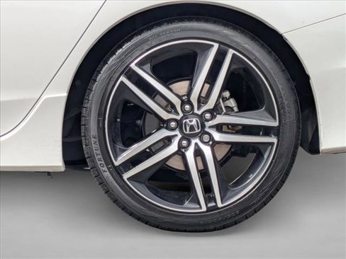 Used 2017 Honda Accord Touring image 25