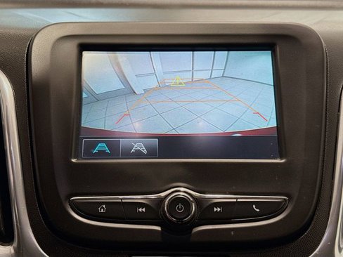 Used 2018 Chevrolet Equinox LT image 12