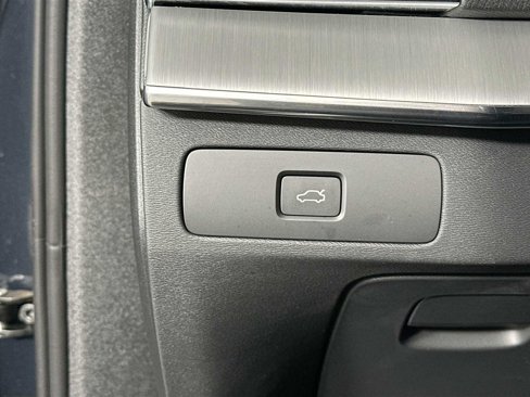 Certified 2024 Volvo XC90 B5 Core image 10