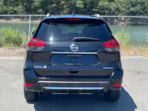 Used 2017 Nissan Rogue SV image 6