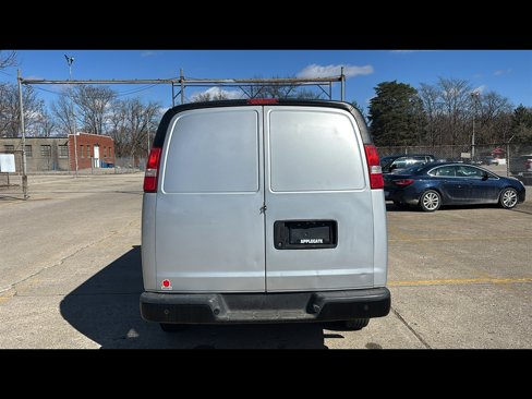 Used 2017 GMC Savana 2500 image 24