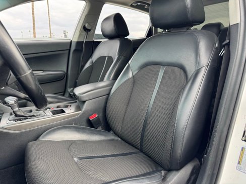 Used 2019 Kia Optima S w/ S Panoramic Sunroof Package image 5