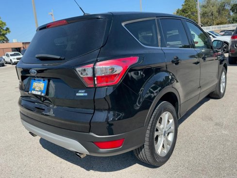 Used 2017 Ford Escape SE w/ SE Cold Weather Package image 3