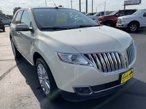 Used 2014 Lincoln MKX AWD w/ Equipment Group 102A image 2