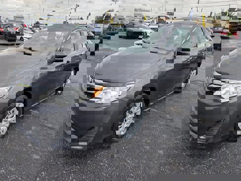 Used 2012 Toyota Camry LE image 7