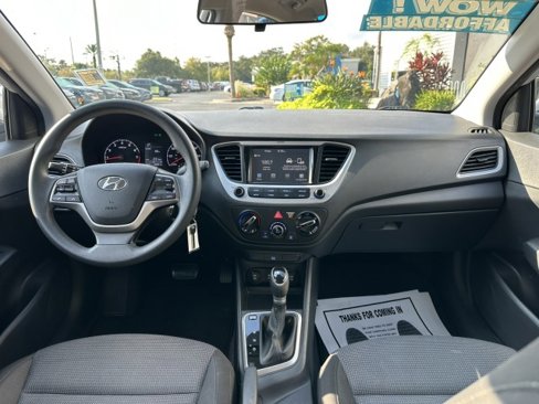 Used 2022 Hyundai Accent SEL image 28