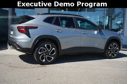Used 2025 Chevrolet Trax RS w/ Driver Confidence Package image 9