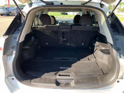 Used 2016 Nissan Rogue SV image 8