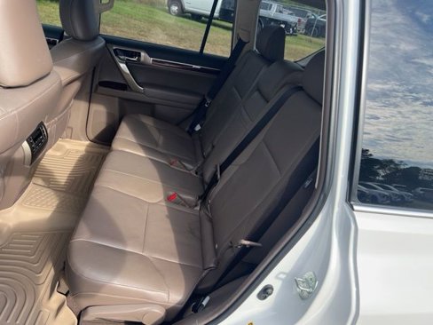 Used 2018 Lexus GX 460 image 8