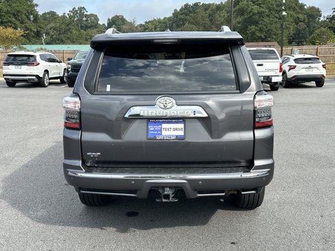 Used 2015 Toyota 4Runner 4WD image 6