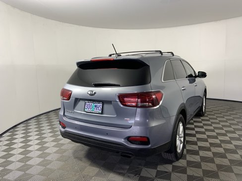 Used 2020 Kia Sorento LX w/ LX I4 Convenience Package image 3