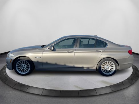 Used 2011 BMW 535i xDrive Sedan image 8