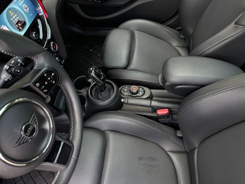 Used 2022 MINI Cooper S w/ Premium Package image 12
