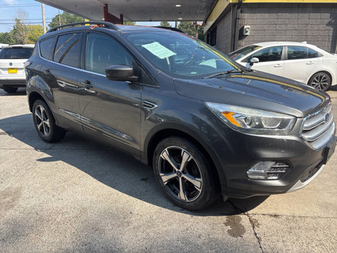 Used 2017 Ford Escape SE w/ SE Leather Comfort Package image 4