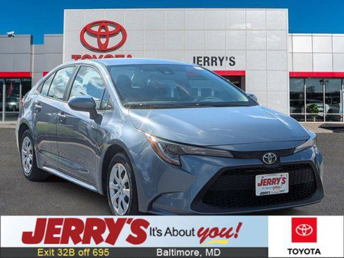 Certified 2022 Toyota Corolla LE image 1