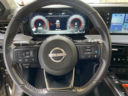 Used 2025 Nissan Kicks SR image 31