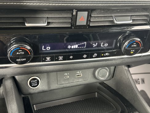 Used 2021 Nissan Rogue SV image 20