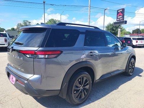 Used 2022 Nissan Pathfinder SV image 9