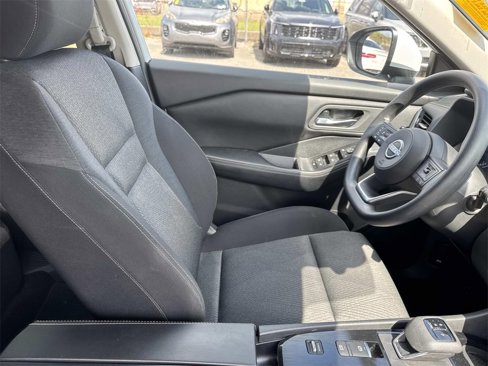 Used 2024 Nissan Rogue SV image 23