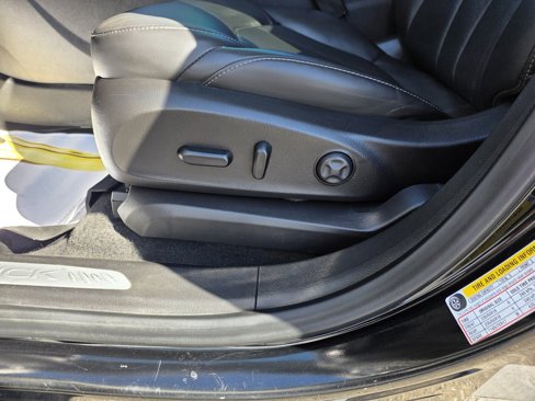 Used 2019 Buick Envision Premium w/ LPO, Road Trip Package image 12