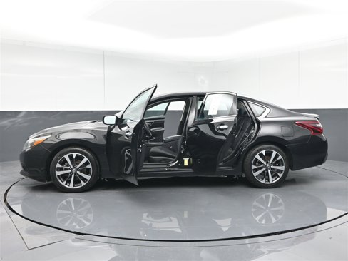 Used 2017 Nissan Altima 2.5 SR image 40