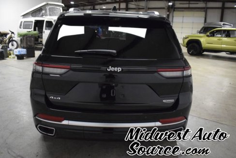 Used 2024 Jeep Grand Cherokee Summit image 4