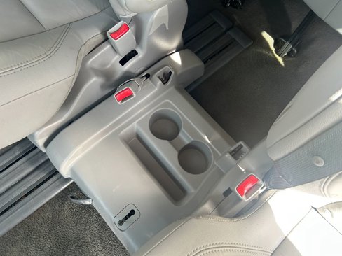Used 2018 Toyota Sienna XLE image 30