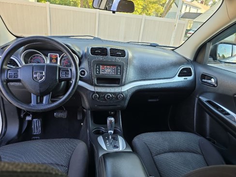 Used 2014 Dodge Journey SXT w/ Flexible Seating Group image 26