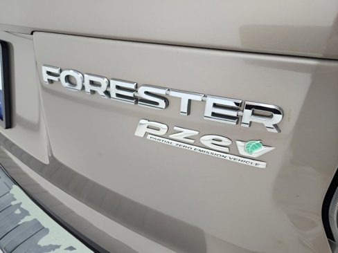 Used 2016 Subaru Forester 2.5i Premium w/ Popular Package #2 image 11